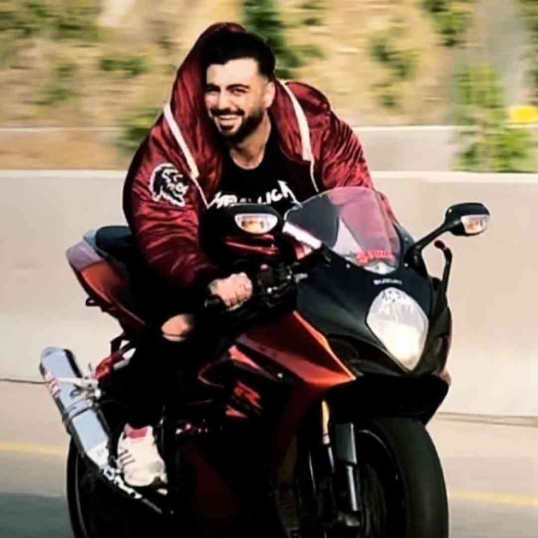 دانلود آهنگ دنبال تنته کادو بده بهش میدانم خراب میشه از رامین تجنگی